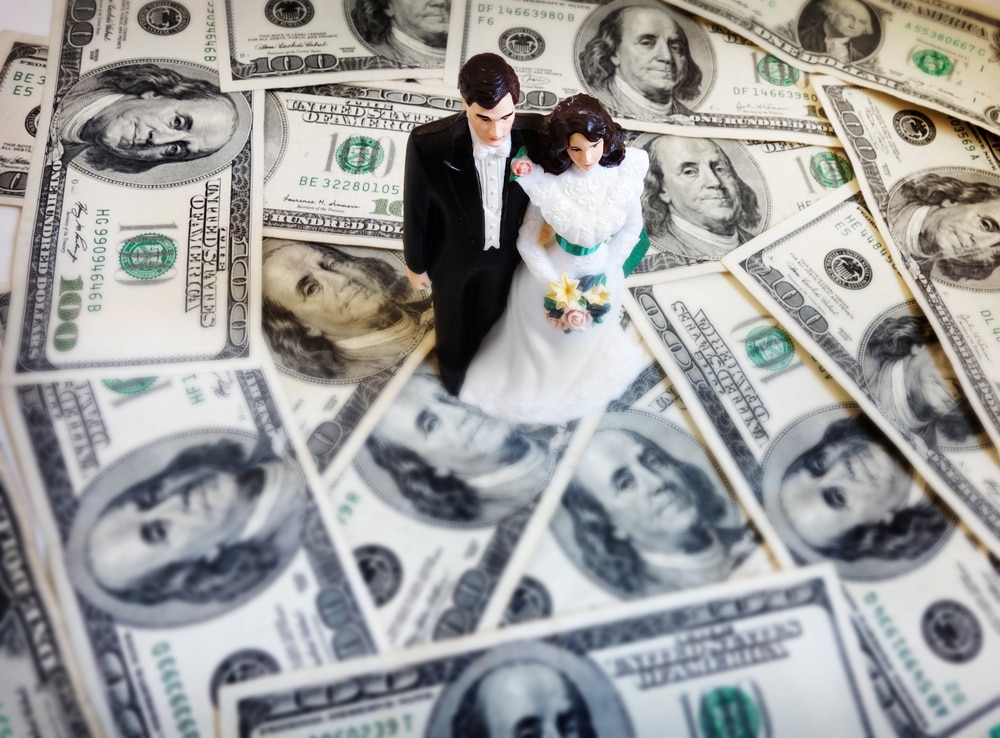 ハワイ結婚式費用